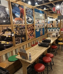 卓上のコンロで新鮮な貝類の浜焼きを体験できます！