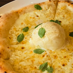 「ミエーレ」ハチミツ、シュレッドチーズ、胡椒、バニラアイス