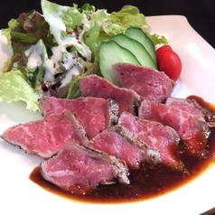 ◇赤牛◇阿蘇赤牛の炭火焼きレアステーキ