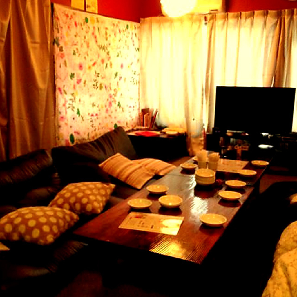 2階にある6～16名様でご利用いただける個室です。　【塚本 居酒屋 バル ワイン イタリアン 宴会】