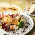 料理メニュー写真 真鯛の“たい焼き”と彩り野菜、海の幸のガーデンプレート