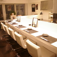 大人の隠れ家のような落ち着いた空間で至福のひとときを