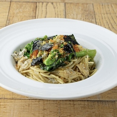 釜揚げしらすと浅利、菜の花のスパゲッティアーリオオーリオ