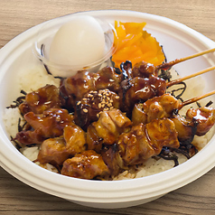 旬屋の鶏串丼