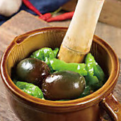 ピータンと焼き青唐辛子の和え物