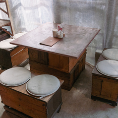 【ペットOK】下屋テーブル席※壁にリードフックあり