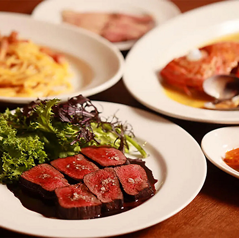 お昼はパスタ、夜は本格イタリアンとワインをどうぞ。ごゆっくりと大人のひとときを。