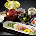 料理メニュー写真&nbsp;鮮魚の造里3種盛り・海老と野菜の天麩羅・選べるデザートなどを気軽に楽しめる『和御膳』