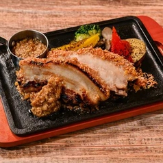 厚切り豚バラ肉のグリル~茸デュクセル&香ばしクランチ