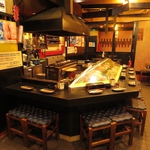 座敷、カウンター席、テーブル席、様々なシーンにお使いいただけます。宴会利用もお一人様も大歓迎。