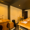 10名様から最大14名様までご利用可能な店内貸し切りを承っております◎プライベートな空間で、当店自慢の日本酒と料理を堪能する宴会が叶います。詳細はお気軽にお問い合わせください。