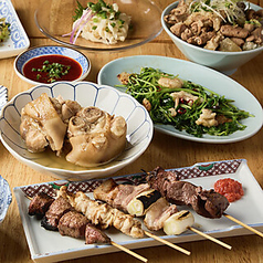 炭火で焼きあげる、外カリ中トロ食感の名物「網レバー」