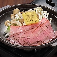キノコとベーコンの陶板焼き