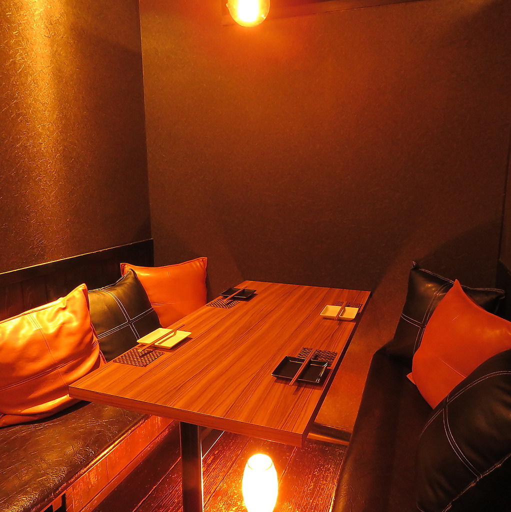 2名様～OKのテーブル席はデートに人気★お洒落な空間で特別な一時を…