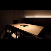 スタイリッシュで雰囲気抜群の完全個室を完備◎