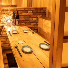 ドア付き個室で大切な方とのお食事をお楽しみいただけます。ドア付き個室3名様からゆっくりとお食事をお楽しみください。