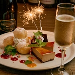 メッセージ付きデザートの付いたコース。記念日やお誕生日に。お祝いの時間をお手伝いします！