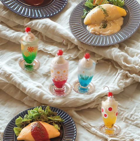 ホテル修行の一流シェフが作る和食&カフェ！地元食材とかわいい店内を満喫。