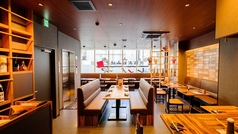 大阪お好み焼き ともくん家 赤坂見附店の雰囲気1