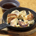 一口でパクっと食べられる大きさが人気！博多名物の濃厚な旨さが特徴の『一口餃子』