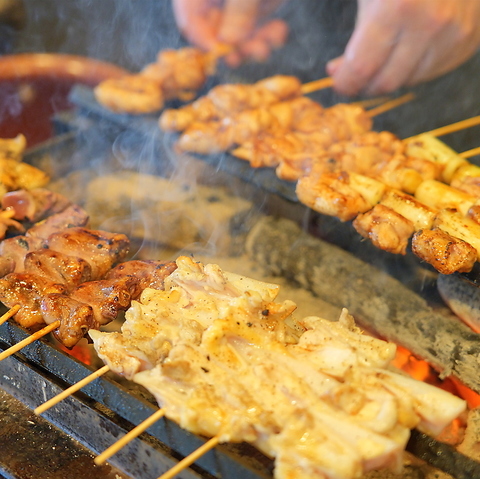 お子様からご年配の方まで、ご家族一緒に楽しめる本格炭火焼き鳥店☆コース2500円台～