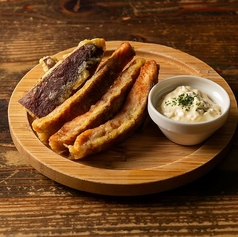 秋鮭とさつまいものフリット　ゆずのタルタル