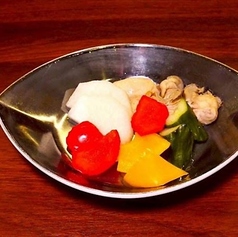 牡蠣と彩野菜のピクルス