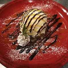 焼きリンゴのバニラアイスのせ
