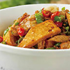 燻製豆腐と青唐辛子の湖南風炒め