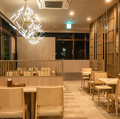 貸切も承っております。20名様~50名様まで対応可能です。会社の宴会や大人数でのパーティーなどにご利用ください。50名様以上にも対応しております。お気軽にお問い合わせください。