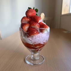 いちごまみれパフェ