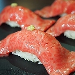 絶品肉寿司をはじめ、お酒との相性も良い逸品料理をお楽しみただけます☆サク飲みや飲み会にどうぞ◎