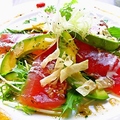 料理メニュー写真&nbsp;鮪とアボカドのカルパッチョ