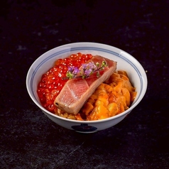 贅沢三色丼