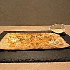 濃厚なチーズが絡み合う。癖になる美味しさ。