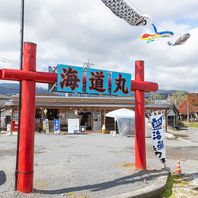 巨大鳥居が目印。漁師直送、最高の海鮮体験をあなたに