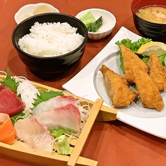 刺身と鮪カツの定食