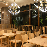 落ち着いてゆったりと♪2階はラグジュアリーな店内