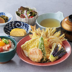 あぶりサーモンの月見飯とごちそう天麩羅の晩酌定食