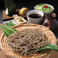 信州の大地が育んだ香り高いそば粉を使用！