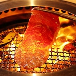 トロ肉3秒炙り！大判薄切りロース肉を軽く炙ってお召し上がり下さい。