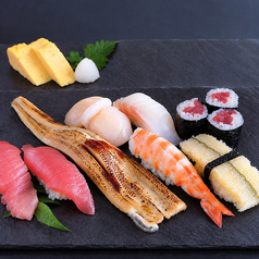 海鮮や寿司メニューでランチをお愉しみください。