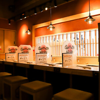 お一人様でも広々とご利用いただけるカウンター席♪