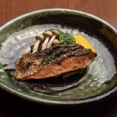 素朴ながらも味わい深い焼き魚。弱火でじっくり焼き上げます。