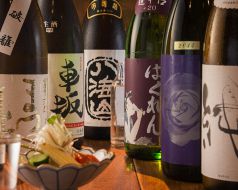 厳選された全国のこだわりの日本酒や焼酎も豊富