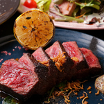 炭火で焼く国産牛の塊肉♪