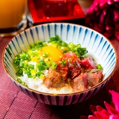 和牛と卵飯/本鮪の山かけ丼～卵黄添え～　各