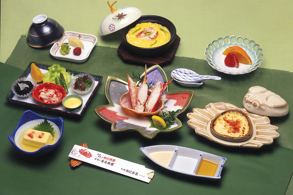 会席メニューも多数ご用意！前菜～各種かに料理を十分に満喫できます。