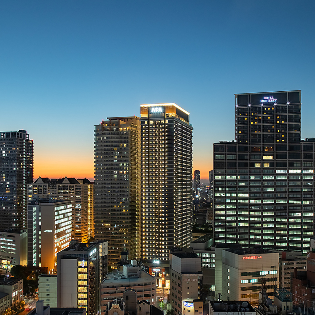 難波駅1分で好立地。アパホテル内にあるバー＆レストラン。駐車場もございますので、お車でも◎