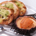 料理メニュー写真&nbsp;[人気No.1]ウニのプリン～ガーリックトースト添え～